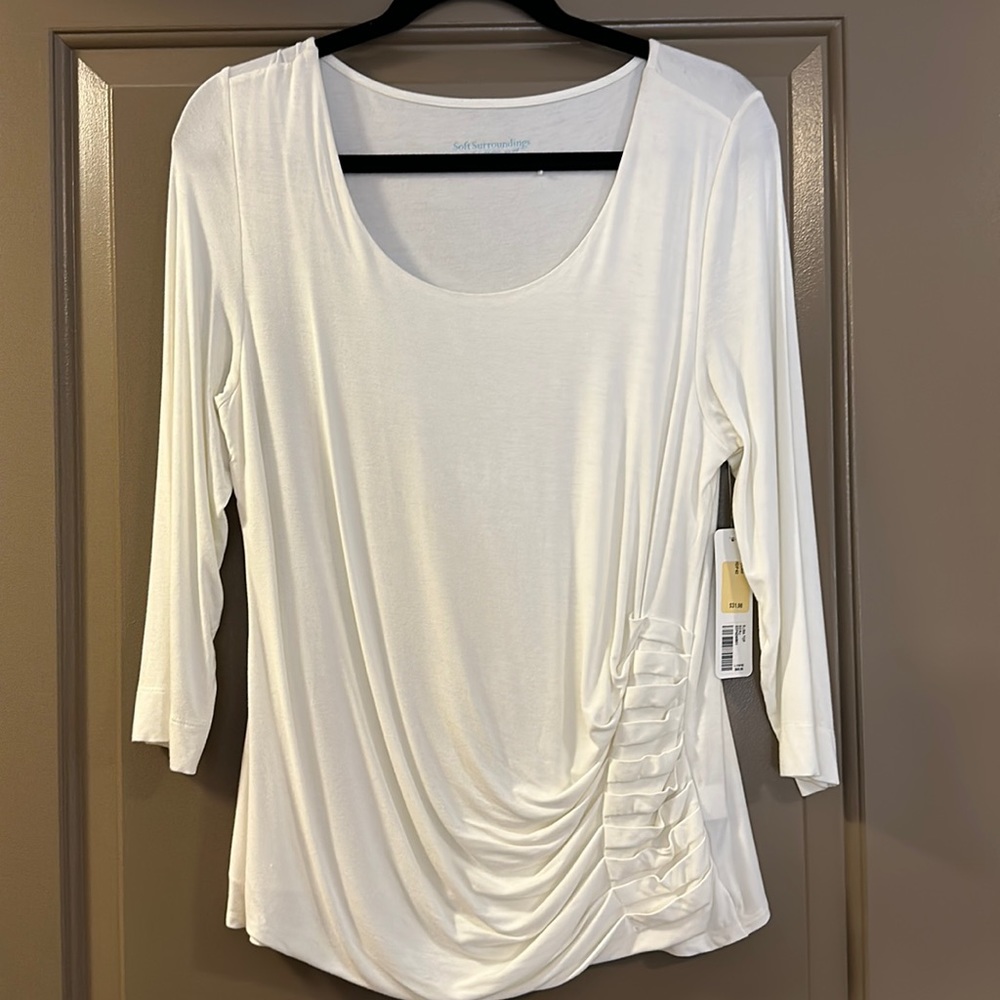 Cream 3/4 sleeve shirt